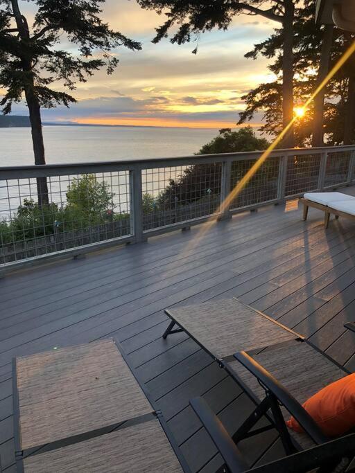 Villa Waterfront, Sunsets And Mountains à Port Townsend Extérieur photo